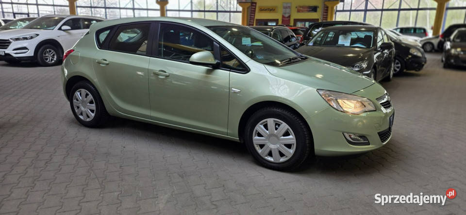 Opel Astra OPIS W podanej roczna gwarancja J VAT marża śląskie