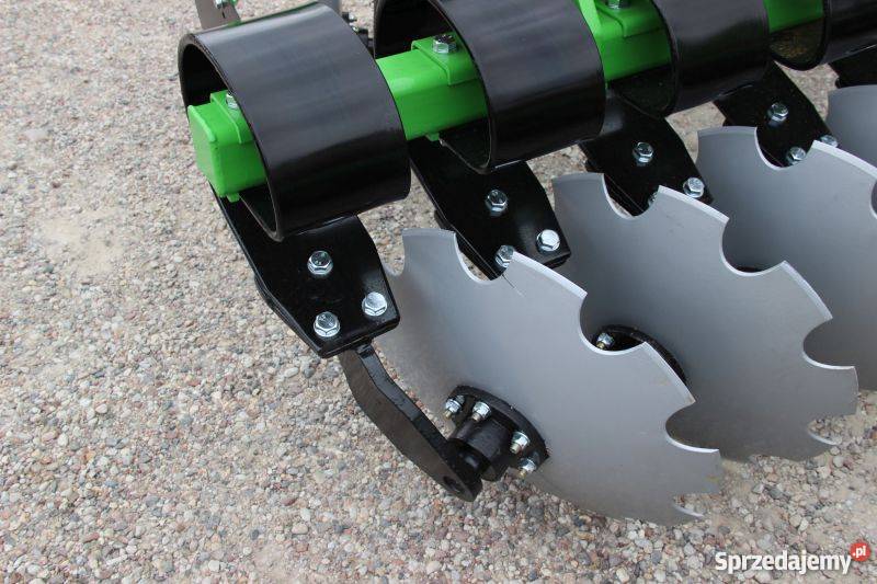 Brona talerzowa kompaktowa zawieszana talerzówka Rolnictwo Rogóźno