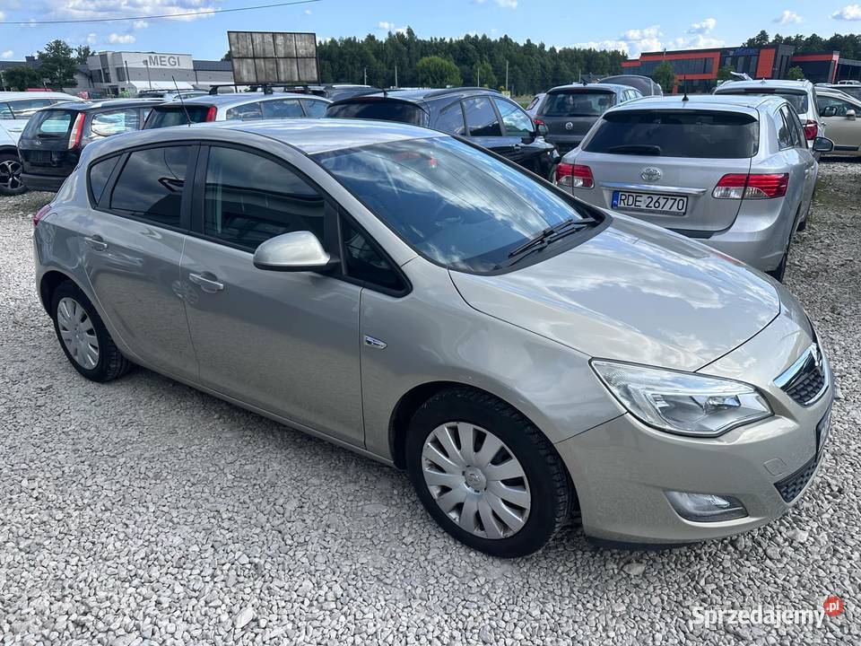 Opel Astra J 16 Benzyna Gaz ESP Ładna sprzedam