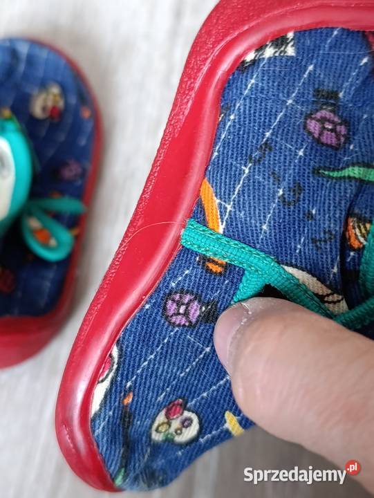 kapcie chłopięce rozmiar 18 długość wkładki 105 Poznań sprzedam