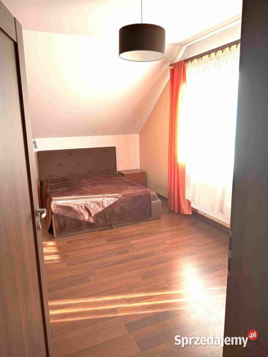 Duży dom z garażem na malowniczej działce 38a w Liczba pokoi 9 Krzeszowice sprzedam