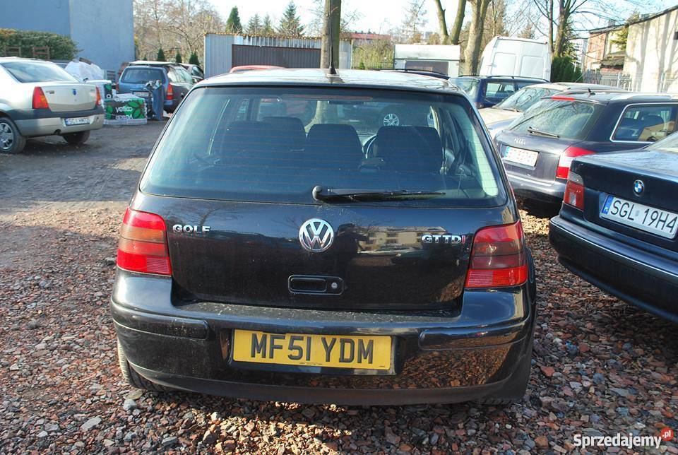 Błotnik przedni przód prawy LC9Z 2001 VW Golf 4 osobowe śląskie sprzedam