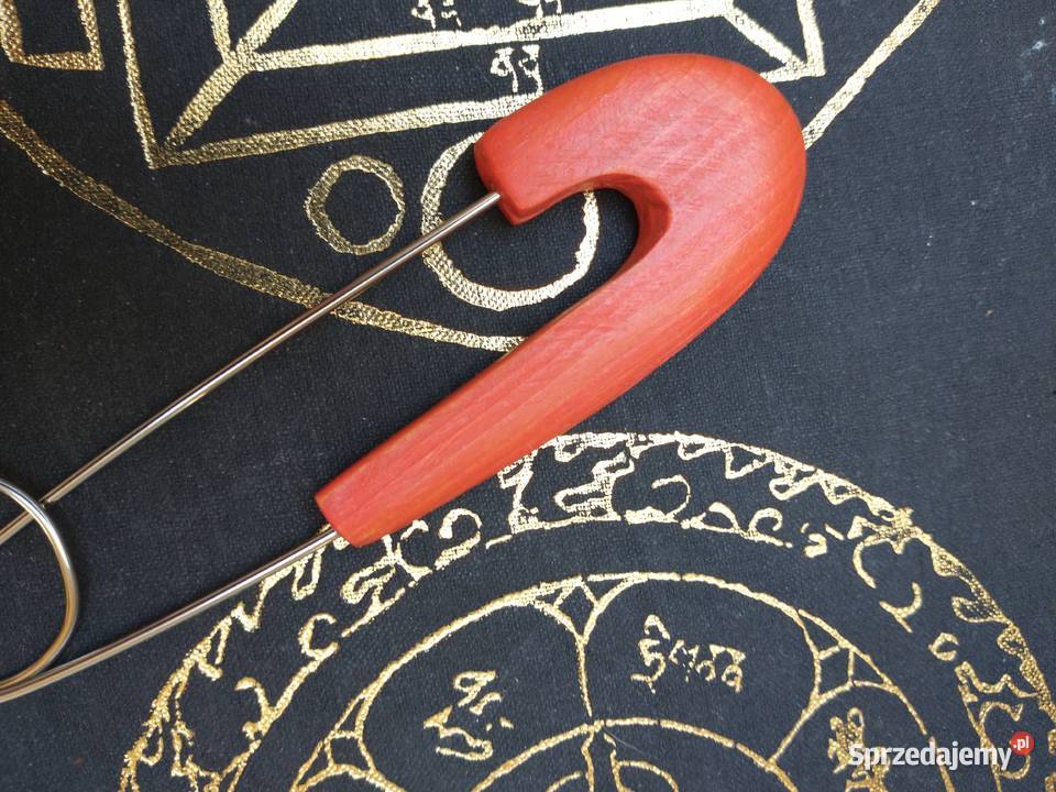 Czerwona agrafka drewno do szala rękodzieło sprzedam