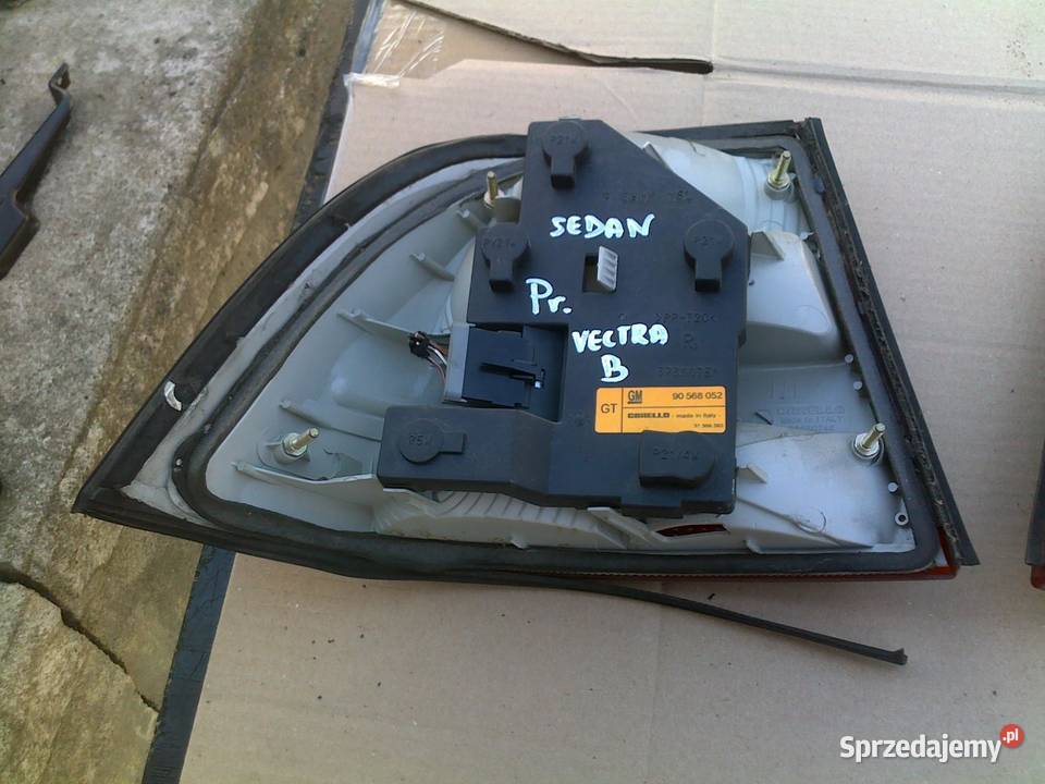 OPEL VECTRA B lampa tył sedan osobowe Dębno