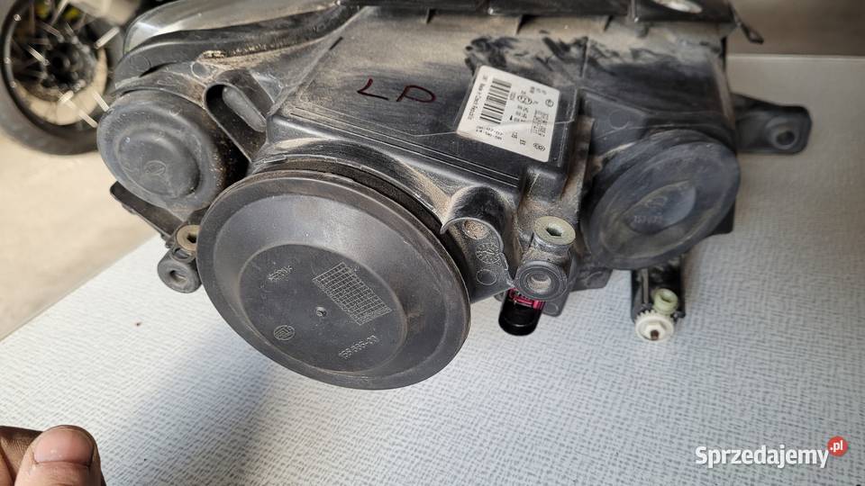 Vw Passat b6 lampa przód lewa strona Małomice