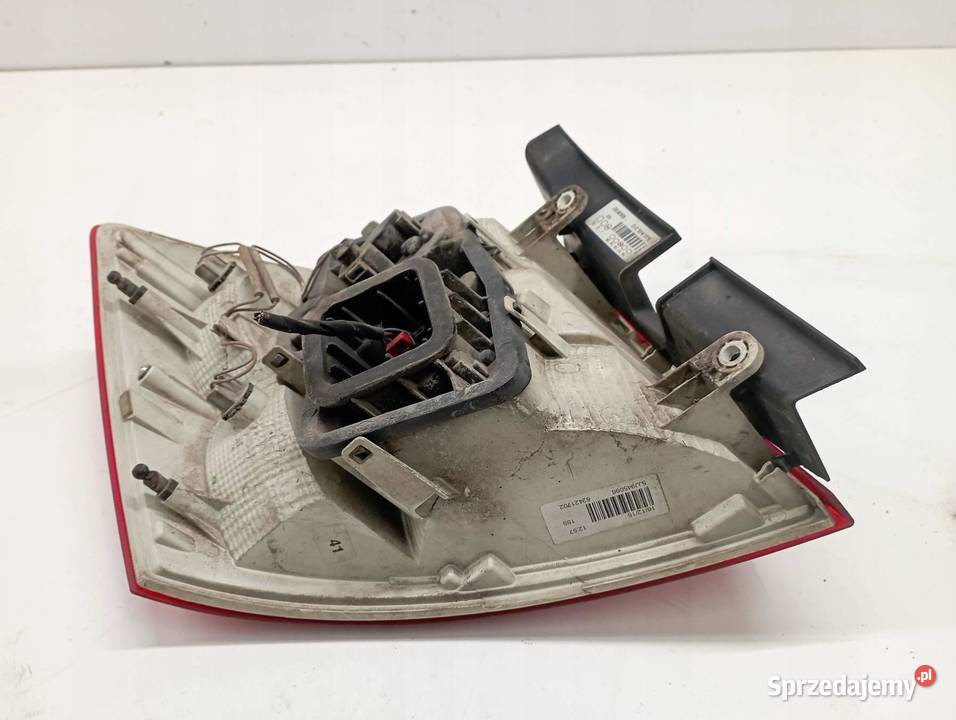 LAMPA TYŁ PRAWA KOMBI EUROPA 5JJ945096 Skoda Oświetlenie