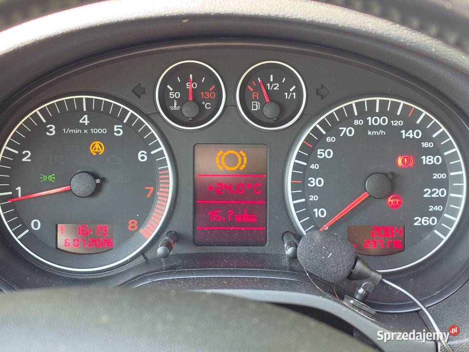 Audi A3 8P 20 FSI 3d uszkodzony manualna Lublin