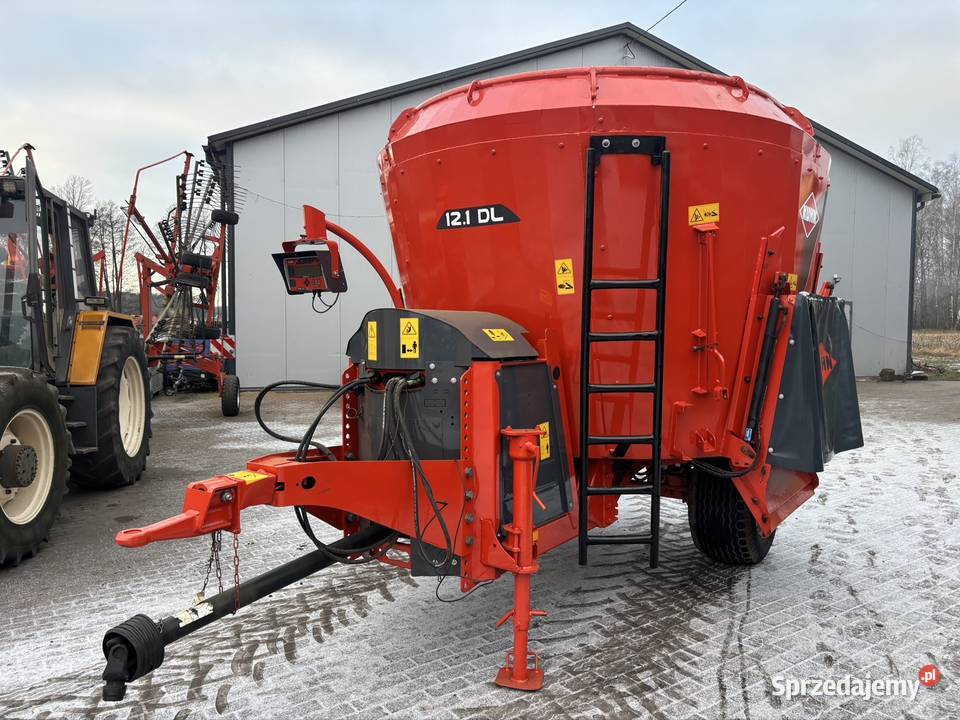Wóz paszowy Kuhn Profile 121 DL paszowóz 2016r Myszyniec