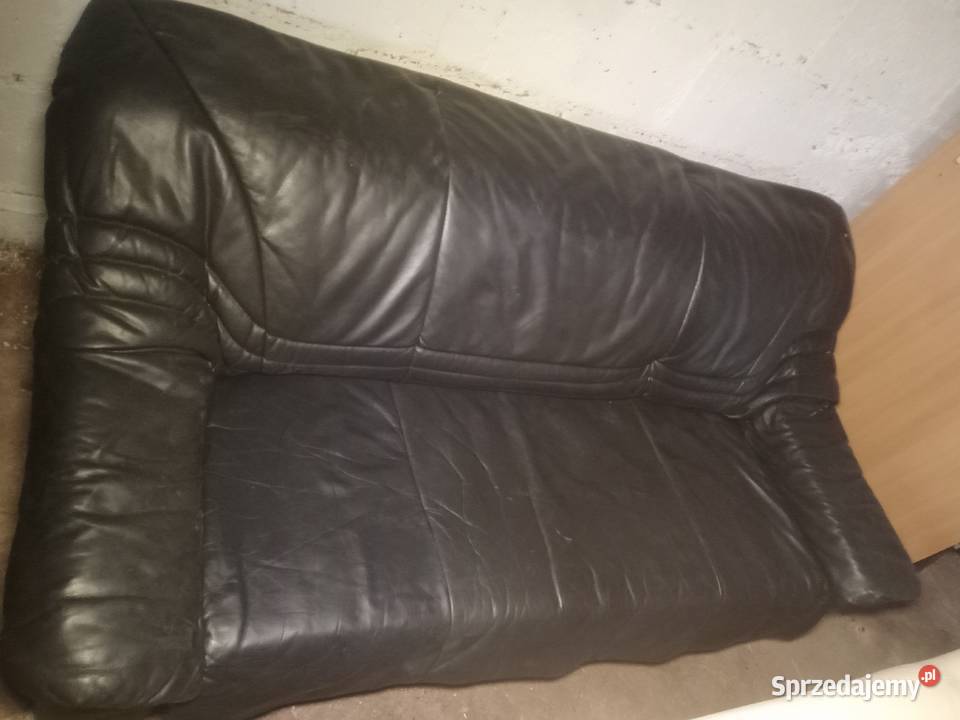 Czarna kanapa rozkładana skórzana fotel pufa Czernikowo