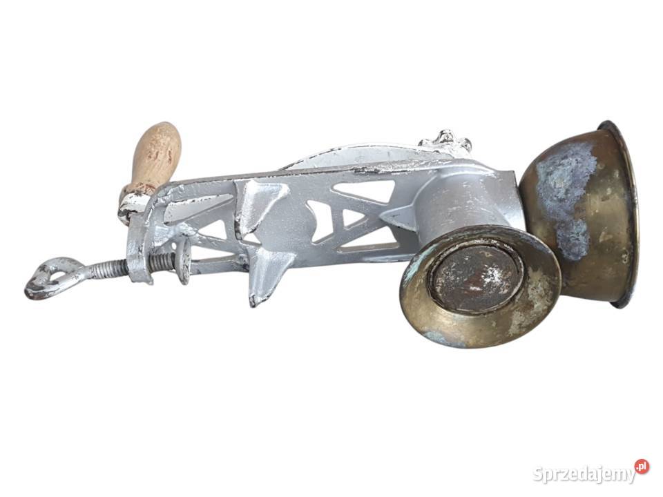 Stary młynek do maku sygnowany SKZ lata 5060 Cieszyn sprzedam