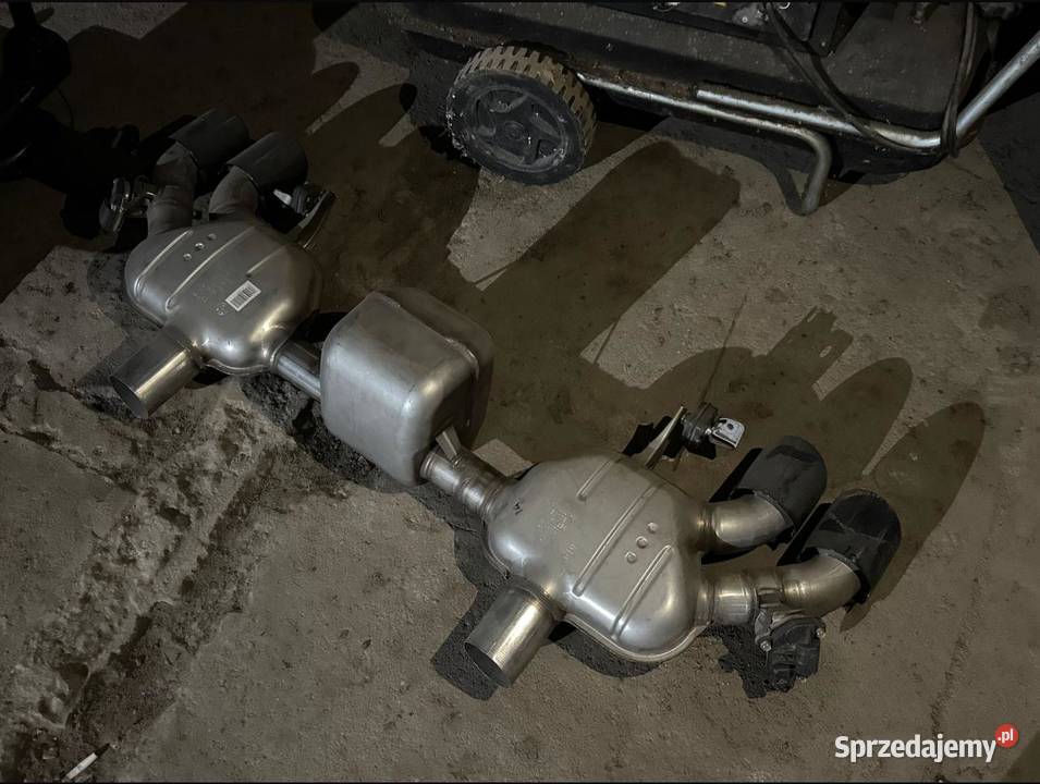 Nowy tytanowy wydech BMW M5 F10 M8 F92 F93 Świecie