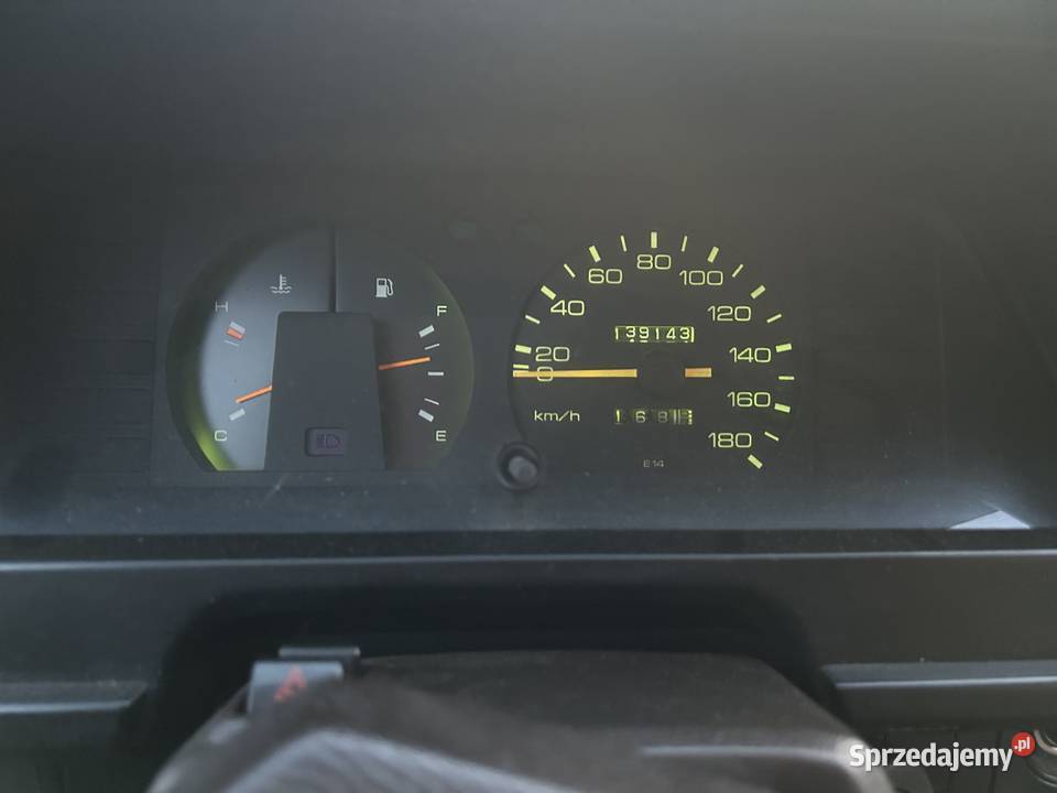 Zabytkowa Toyota Corolla E8 18 Diesel Sedan