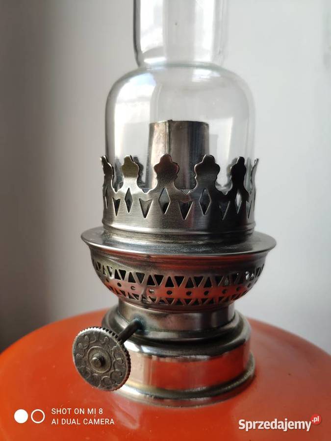 Stara francuska lampa naftowa