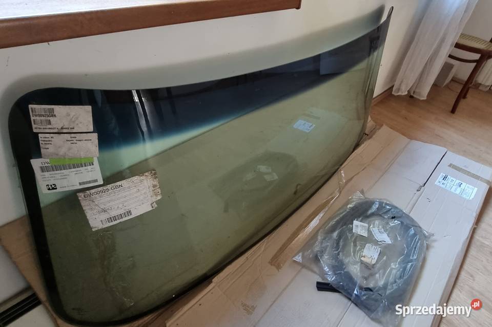 Szyba przednia do CHEVROLET G20G30GMC osobowe Zamek Bierzgłowski sprzedam