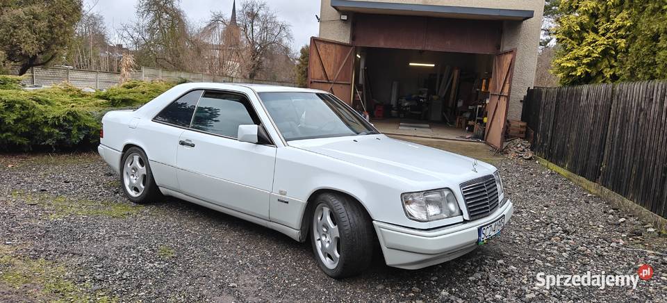Mercedes Benz 124 COUPE