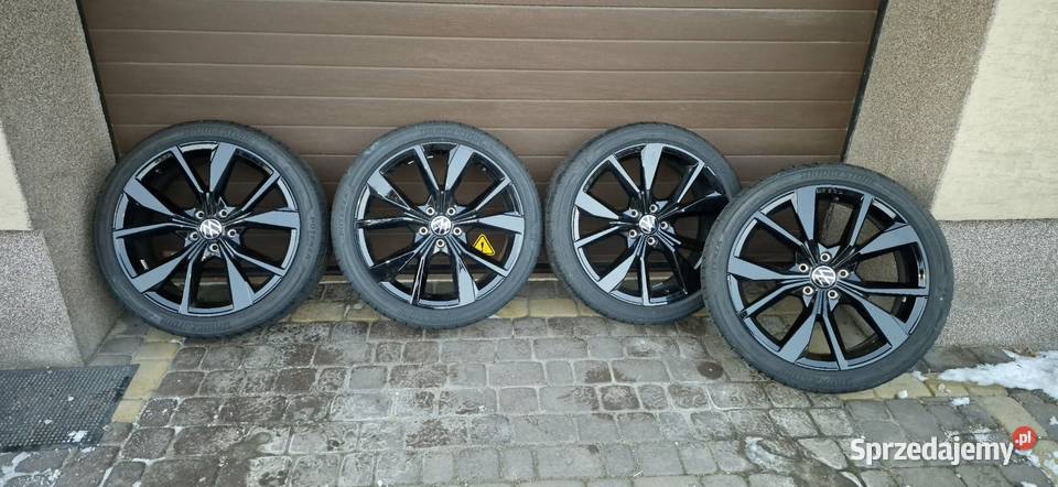Sprzedam komplet oryginalnych felg Volkswagen Opony i felgi Marki