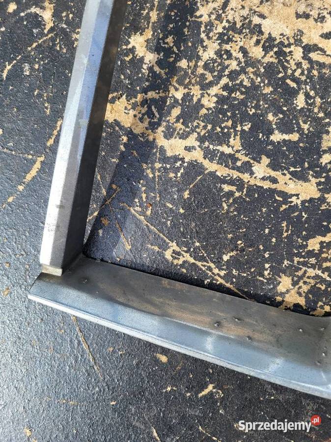 FORD MUSTANG MK2 1974 1978 RAMKA SZYBY LEWA