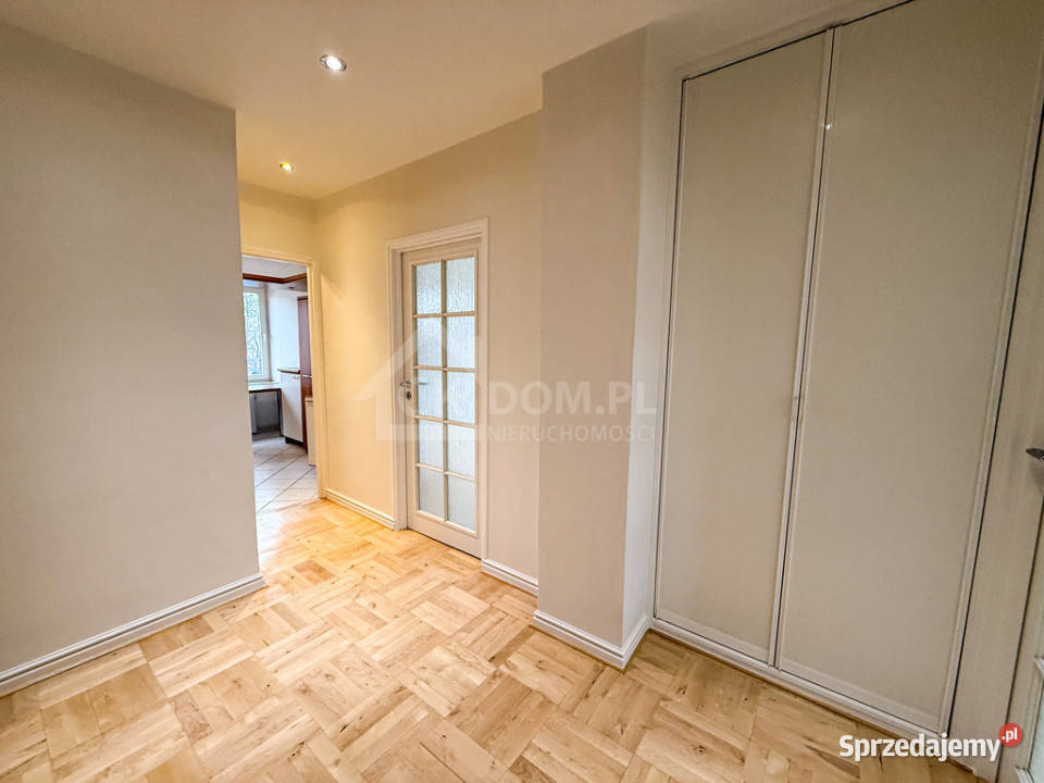 3 pokoje mieszkanie 77m plus garaż Baranówek Kielce sprzedam