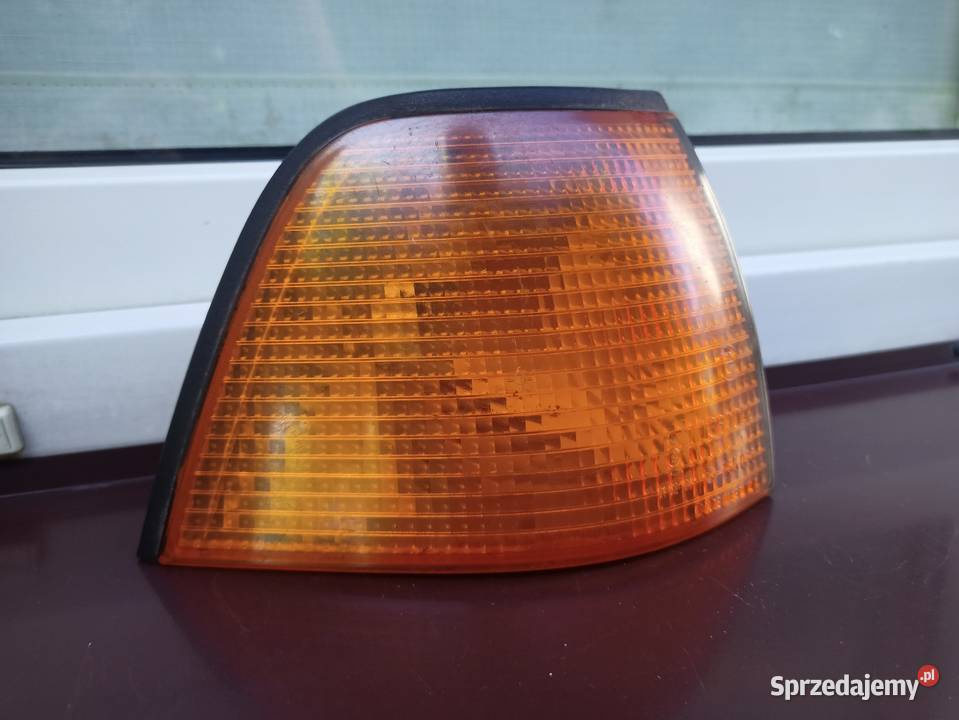 BMW E36 kierunkowskaz kierunek migacz prawy sprzedam