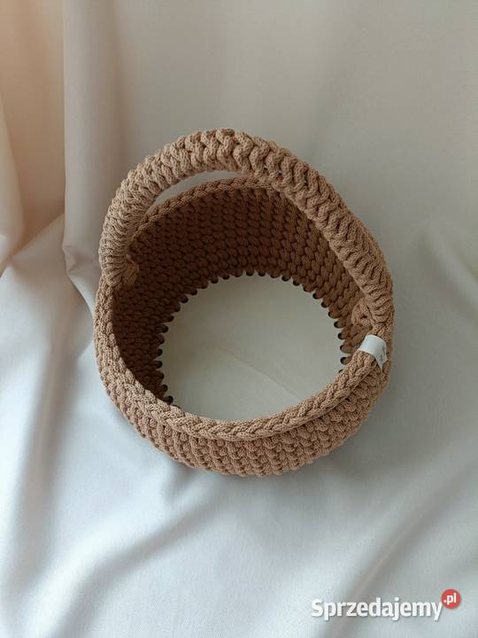 Koszyk wielkanocny ze sznurka szydełkowy