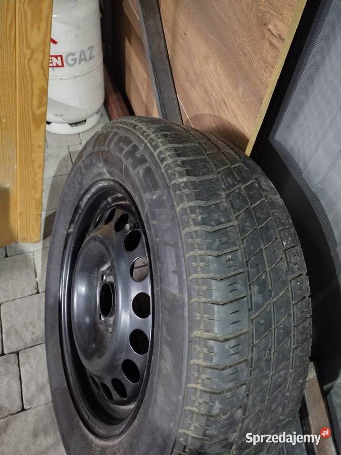 Sprzedam felgę 15 otwór centrujący 57 rozstaw Średnica 15" Bochnia sprzedam