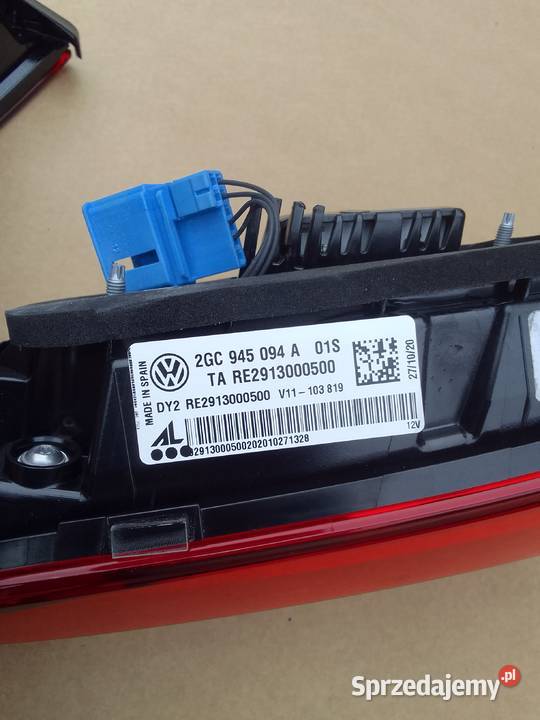 LAMPA LAMPY TYŁ W KLAPĘ TYLNA PRAWA VOLKSWAGEN Lampy tylne