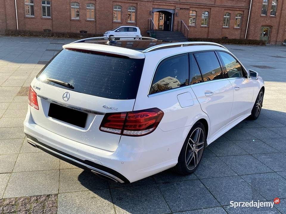 MercedesBenz E300 4MATIC z pakietem AMG nieuszkodzony Warszawa sprzedam