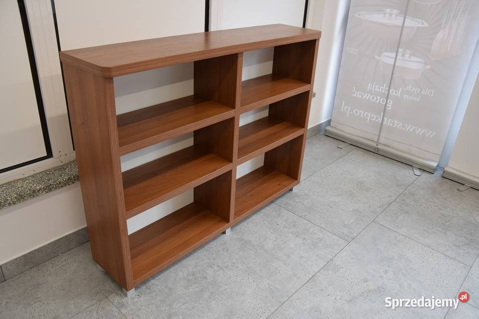 regał z półkami w stanie Olsztyn