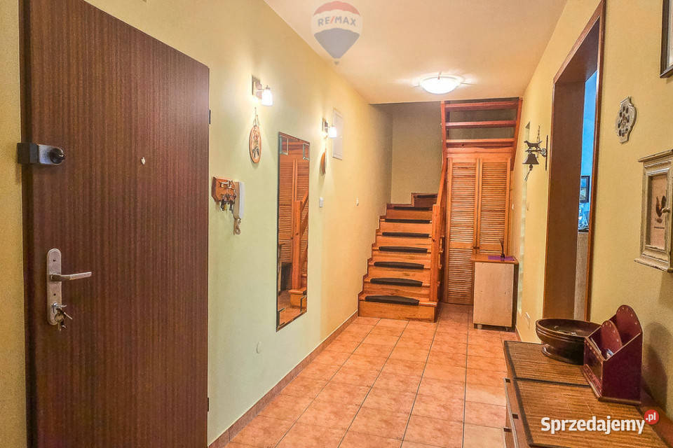 Dwupoziomowe 122 m 4 pokoje Retkinia garaż Rok budowy 2002 Łódź