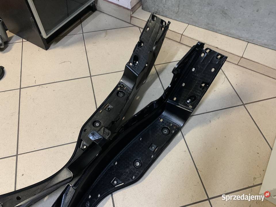 Podesty prawy lewy podłoga Suzuki Burgman 400 K7 Elementy nadwozia małopolskie Brzeszcze