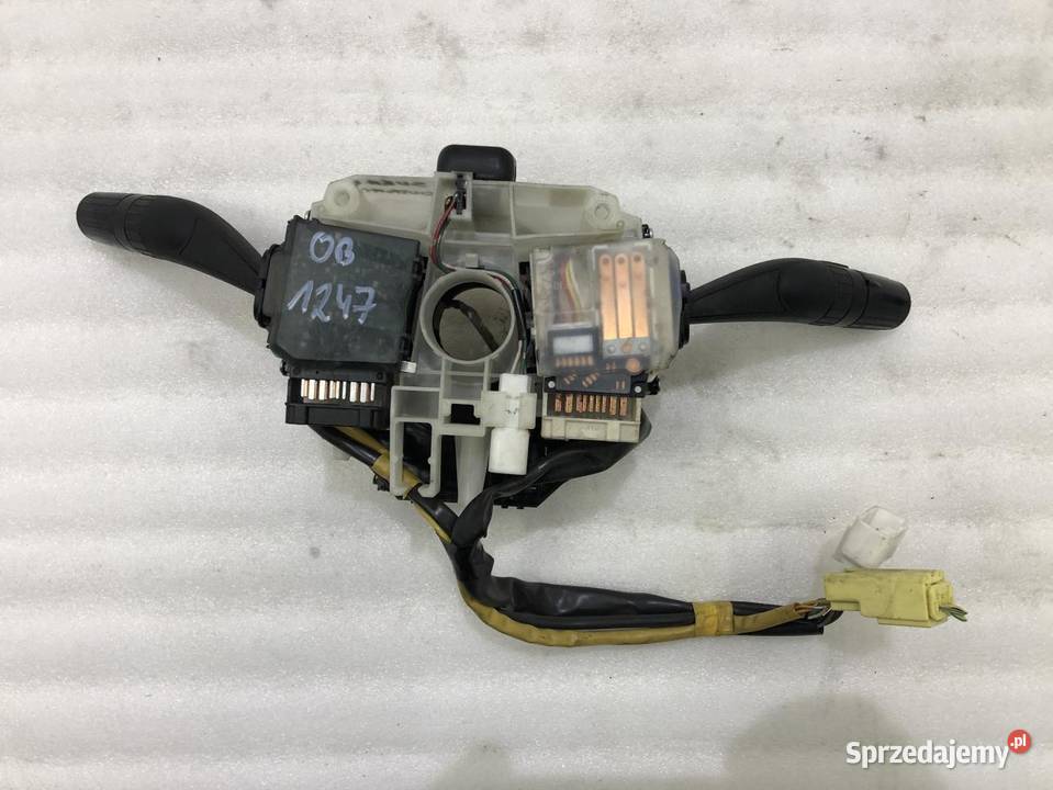 PRZEŁĄCZNIK ZESPOLONY 83111AG76 SUBARU OUTBACK Panele sterowania, przełączniki