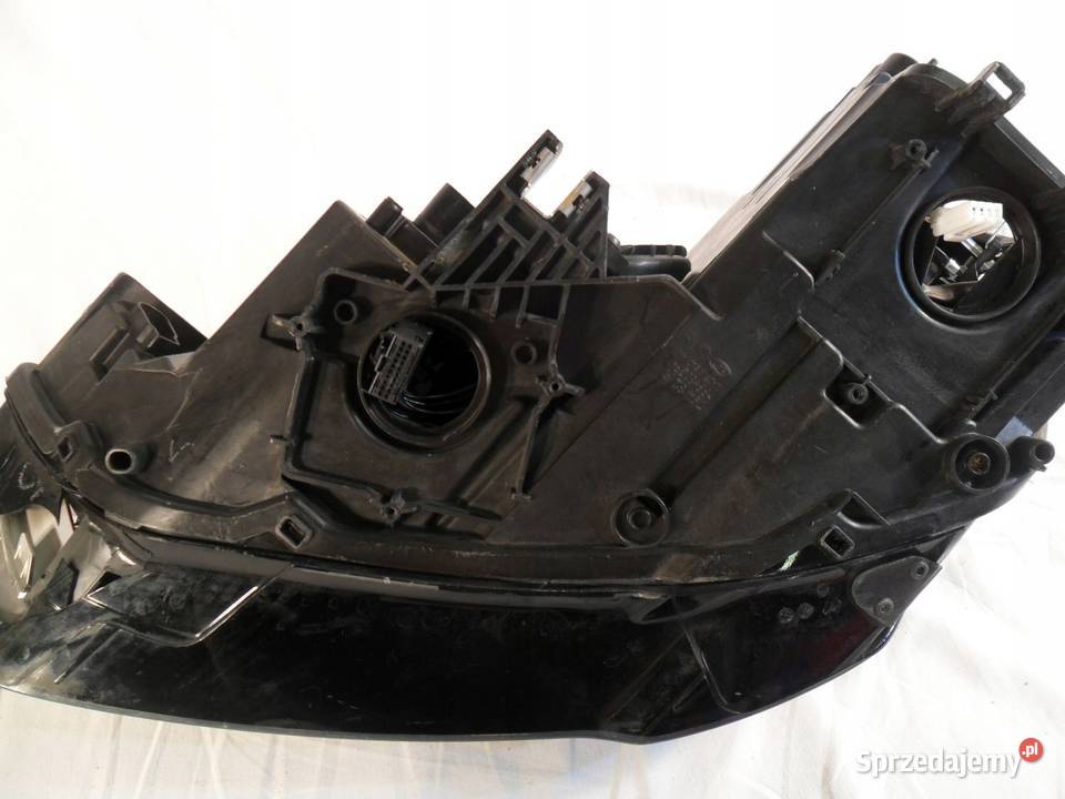 Reflektor XENON Audi A1 8x 2012 lift prawa Rok produkcji 2012 Nowy Tomyśl