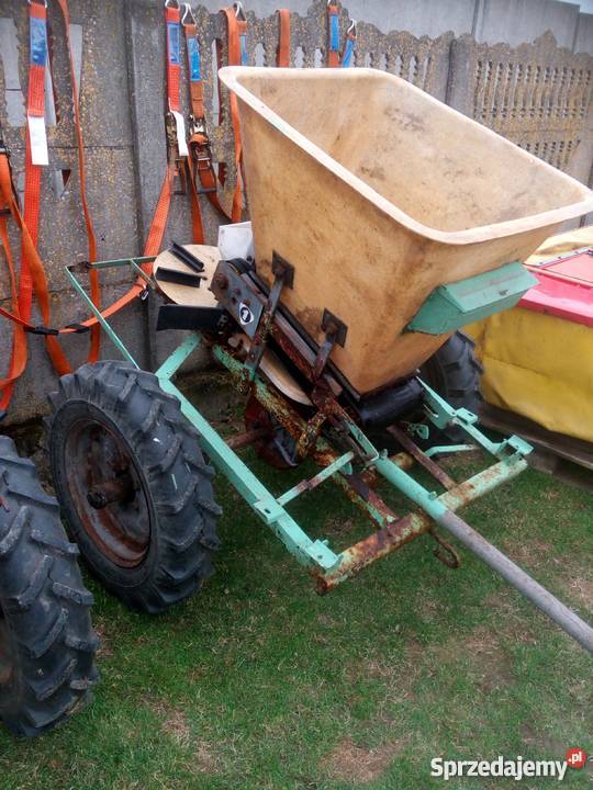 Rozsiewacz rozsiewacze kos transport Wojciechów sprzedam