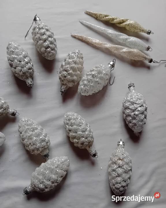 Zestaw 14 srebrnych bombek choinkowych z Koźminek