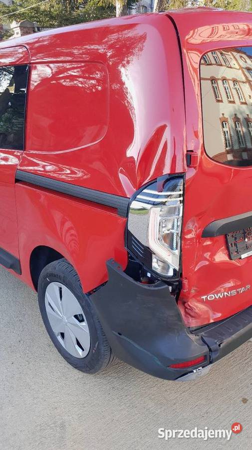 Nissan towstar 13 benzyna wersja 5 pięcio gniazdo SD