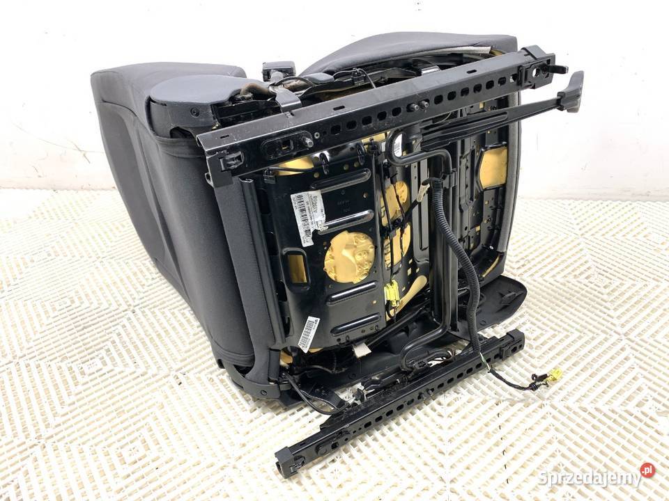 FOTEL LEWY PRZÓD VW GOLF V Hatchback 0310 osobowe sprzedam