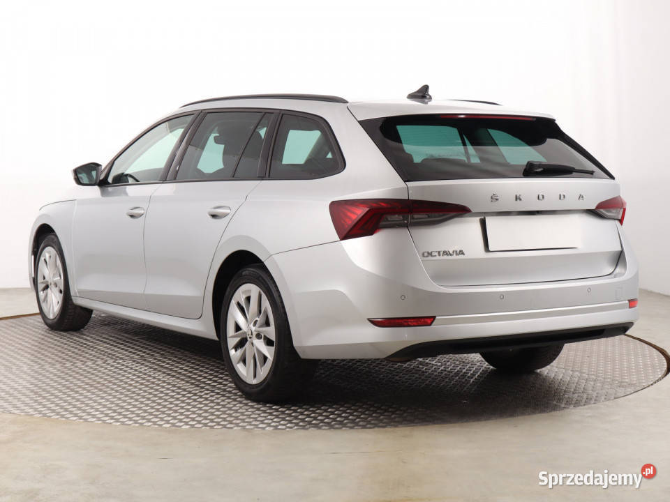 Skoda Octavia 20 TDI asystent pasa ruchu Octavia Katowice