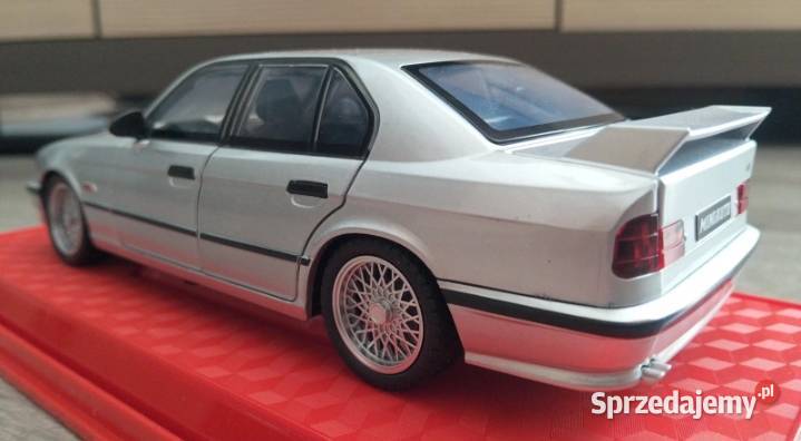 Model BMW M5 E34 w skali 1 24 Kutno