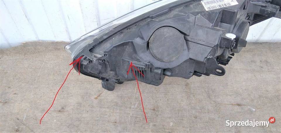 RENAULT CAPTUR LAMPA PRAWA Lampy przednie