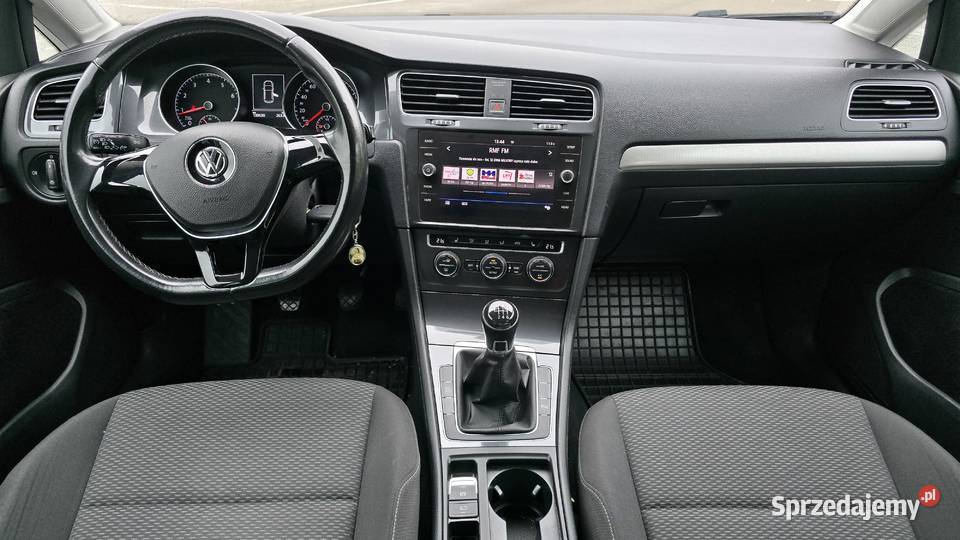 Volkswagen Golf VII Facelift 14 TSI 125 2017 r manualna Jarosław