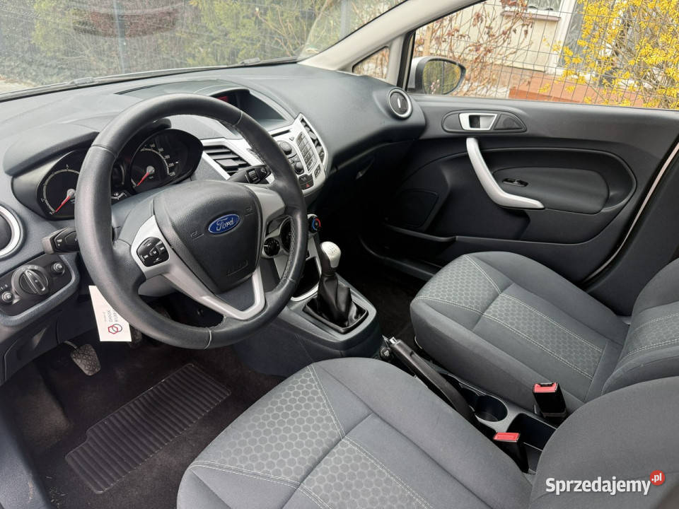 Ford Fiesta nowa Niski oryginalny przebieg Mk7 isofix Poznań