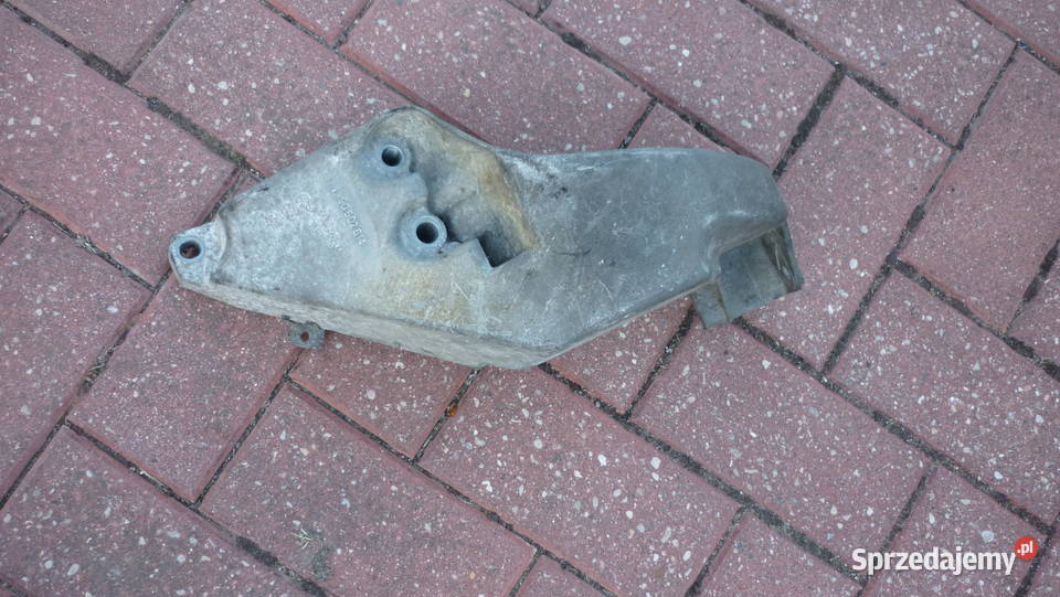 Łapa silnika alternatora Opel Vectra B 16 16V