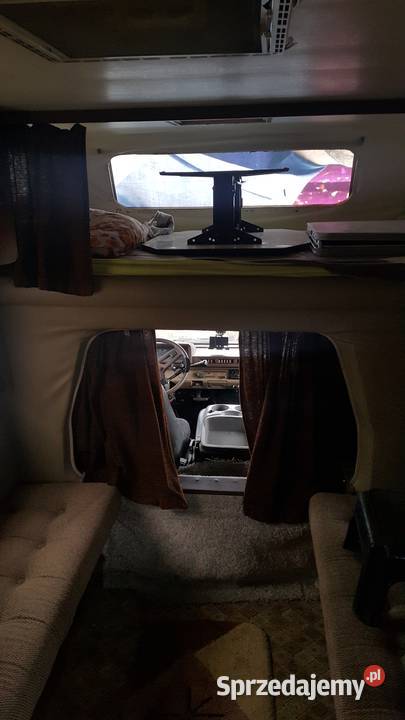 Kamper camper Mitsubishi L300 poj 23D prod 1984 welurowa tapicerka Lublin