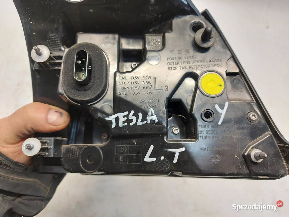 TESLA MODEL Y 2023r Lampa tył lewa osobowe