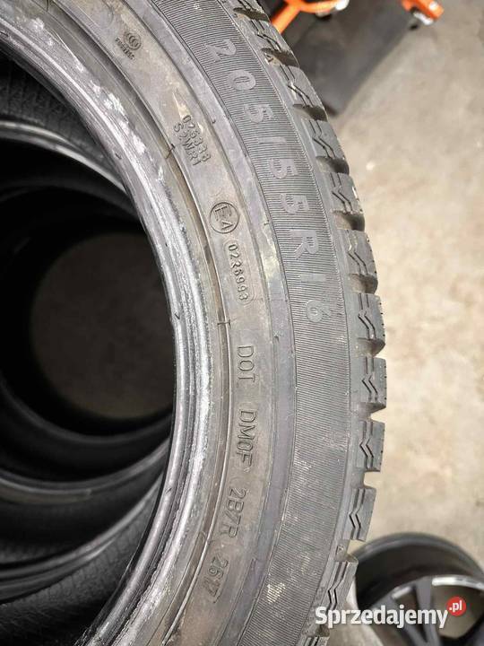 Opony zimowe Dunlop 2055516 4 sztuki 2017 Harta