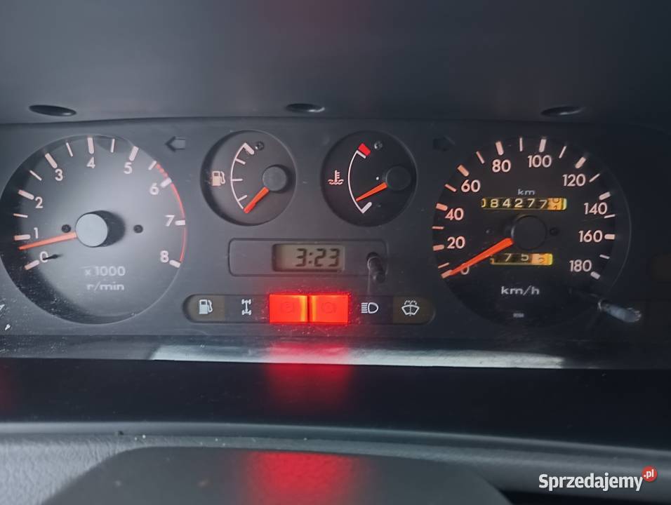 Nissan terrano ii 24 benzyna 4x4 84 bezwypadkowy nieuszkodzony Chmielnik sprzedam