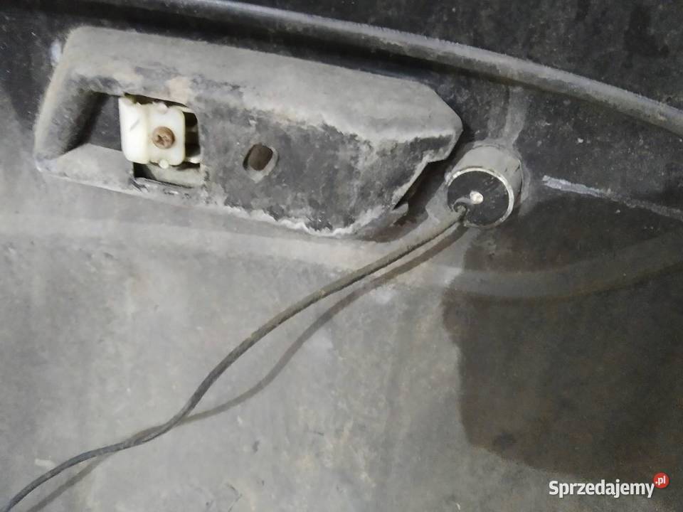 ZDERZAK TYŁ CZARNY Nissan Note I 2004