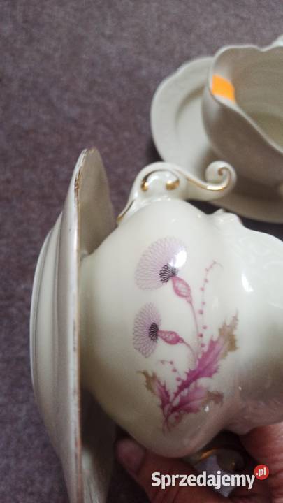 Sosjerka ecru Barokowa forma Bez sygnatury Porcelana i szkło