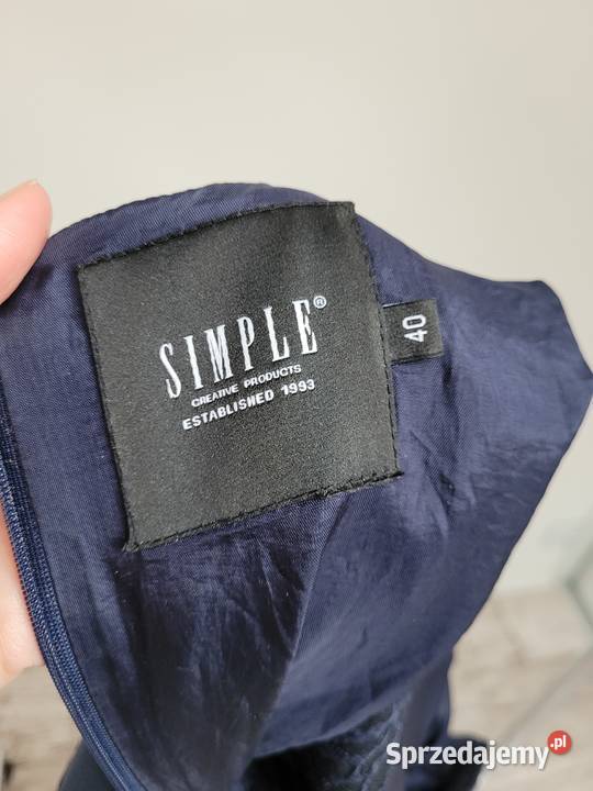 Granatowo czarna sukienka elegancka koronka Liszki