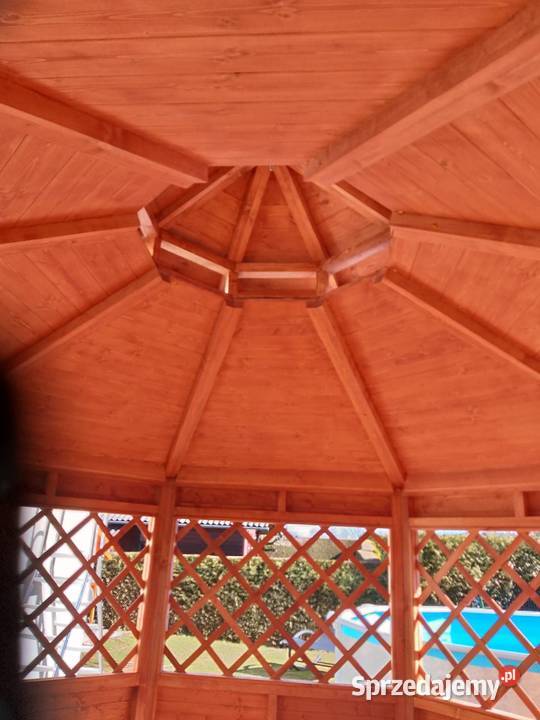 Duża ośmiokątna altana ogrodowa z ławami i Architektura ogrodowa Skoczów